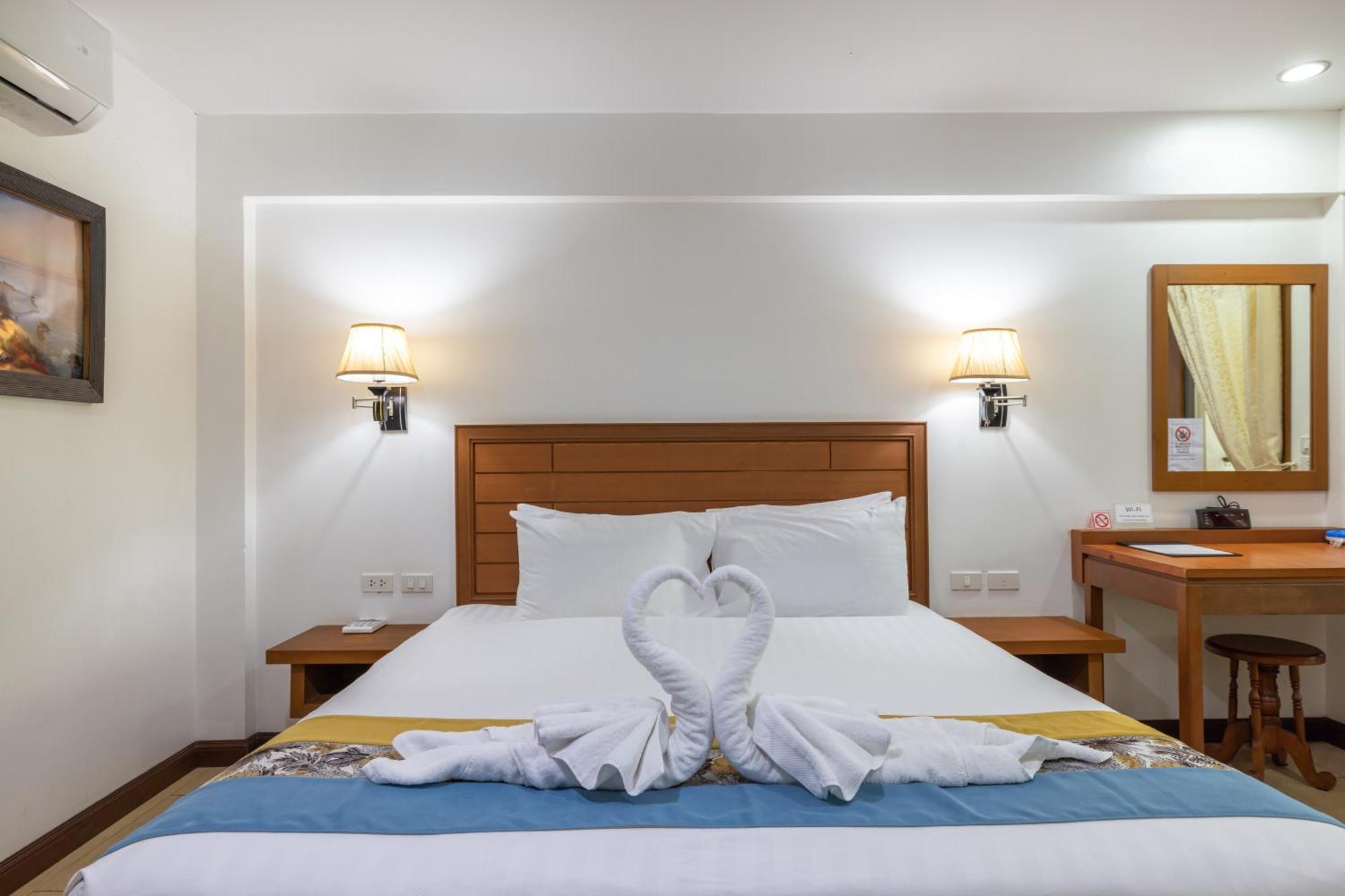 Phuket Meet Holiday Hotel 普吉岛相遇花园度假酒店 Rawai Екстериор снимка