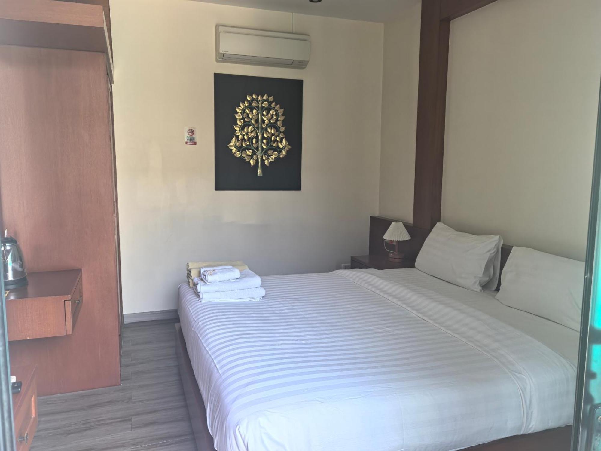 Phuket Meet Holiday Hotel 普吉岛相遇花园度假酒店 Rawai Екстериор снимка